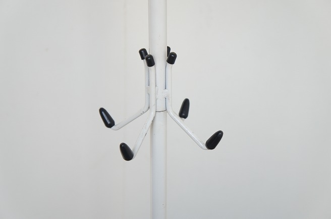 レトロモダン　コートハンガー　ミッドセンチュリー　70's ヴィンテージ　白 レトロモダン コートハンガー ミッドセンチュリー 70's ヴィンテージ 白