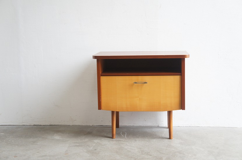 アメリカ製 Thomasville ナイトテーブル ミッドセンチュリー アメリカ製 Thomasville ナイトテーブル ミッドセンチュリー アメリカ