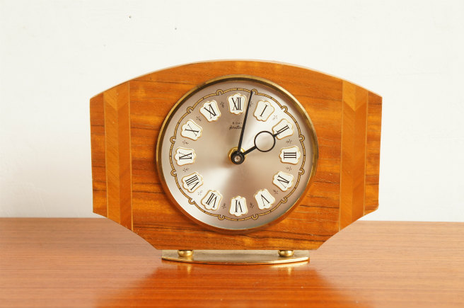 イギリスヴィンテージ　Bentima製置き時計