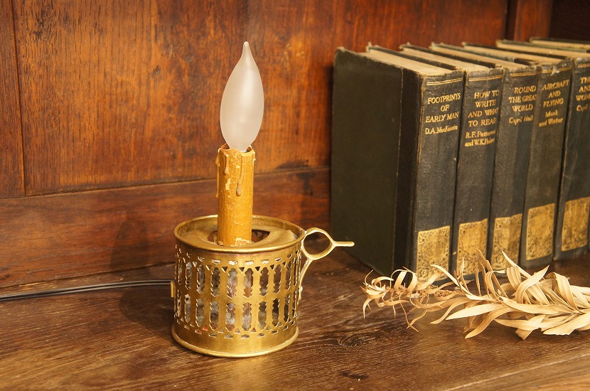 イギリスアンティーク 真鍮製 手持ち燭台テーブルランプ