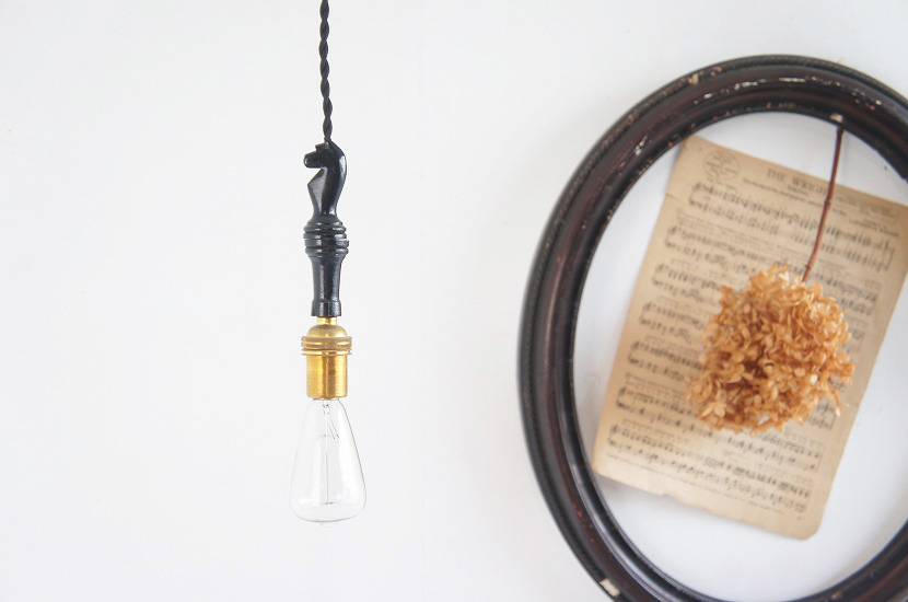 UPCYCLE ハンガリー製　アンティーク ナイトチェスランプ