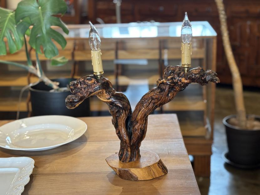 フランスアンティーク 小さなテーブルランプ 上品な雰囲気のシェード付きテーブルランプスタンド フランス