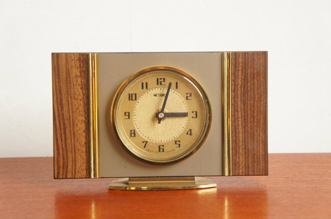 英国ヴィンテージ　METAMEC社製テーブルクロック(置き時計)