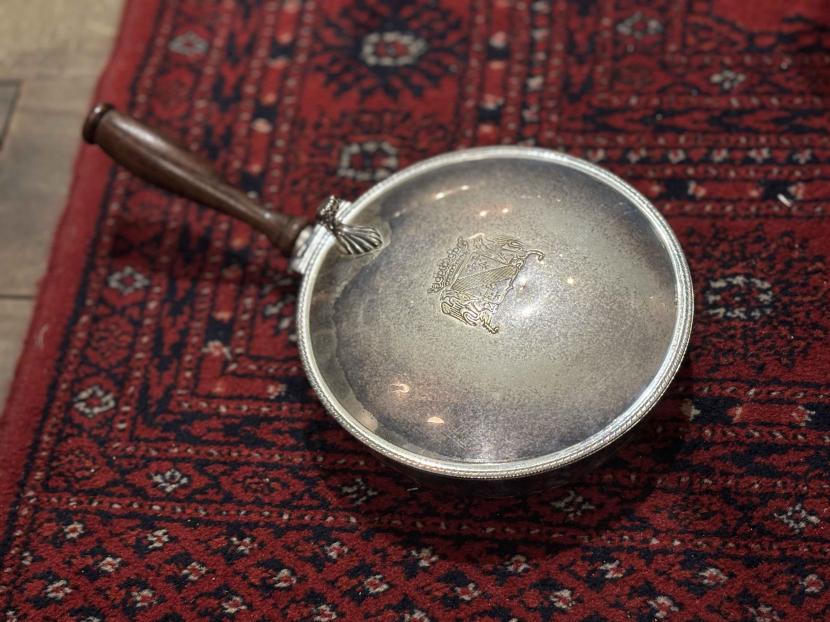 アンティーク　サイレントバトラー