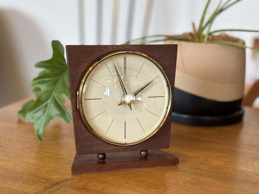 ポストモダン ミッドセンチュリー ヴィンテージ 1995年 掛時計 動作確認済 ポストモダン ミッドセンチュリー ヴィンテージ 1995年 掛時計 動作