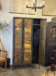 ヴィンテージ インダストリアル 3連ロッカー