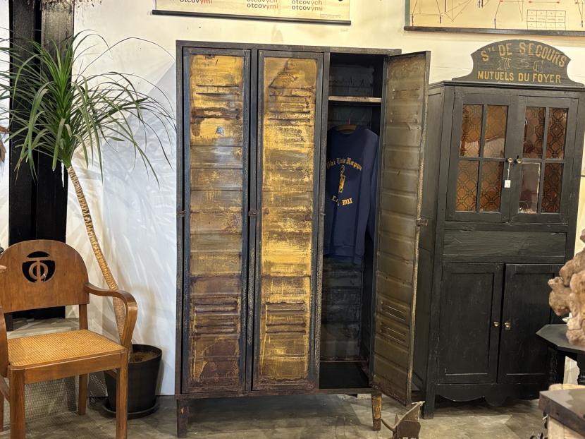 ヴィンテージ インダストリアル 3連ロッカー