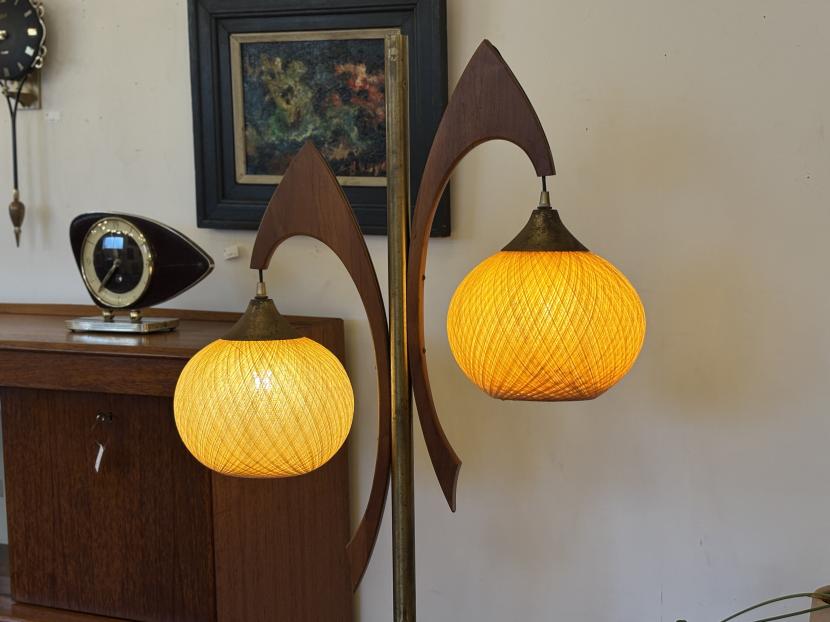 アメリカヴィンテージ　ミッドセンチュリーモダン2灯フロアランプ