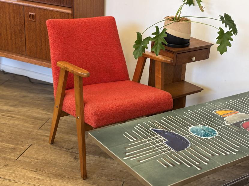 ハンガリーヴィンテージ　レッド　イージーチェア