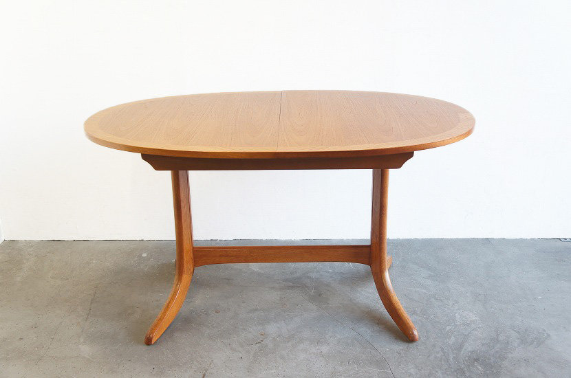 イギリス NATHAN社製 ヴィンテージダイニングテーブル