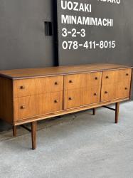 イギリスヴィンテージ　チークサイドボード