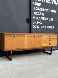 イギリスヴィンテージ　Beautility モダンサイドボード