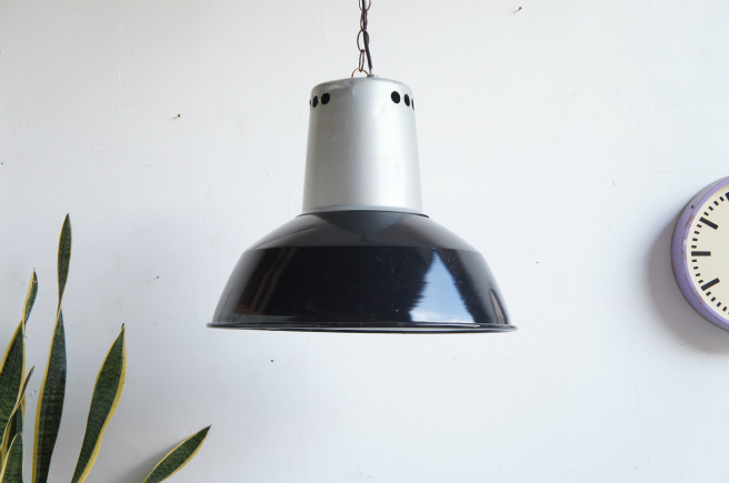 ヴィンテージ インダストリアル ホーローランプ (在庫8台)