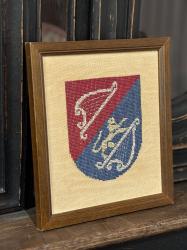 ベルギー ヴィンテージ　紋章刺繍アート