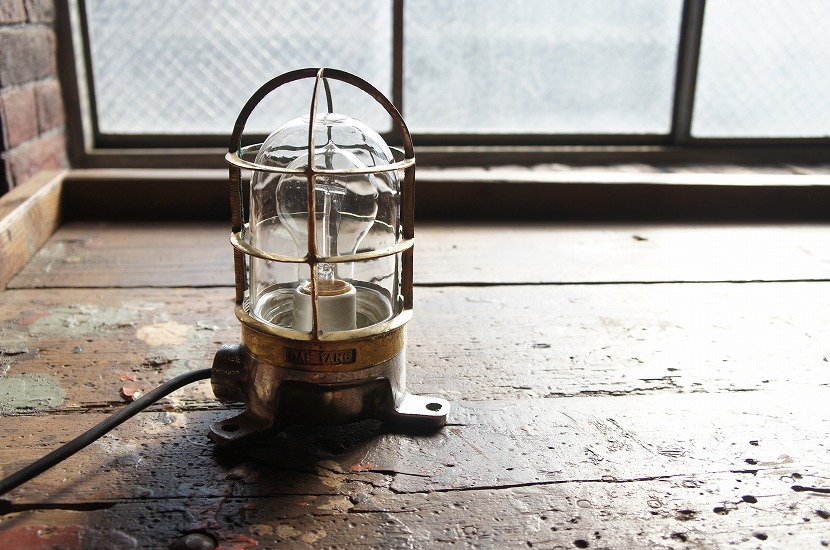 ヴィンテージ インダストリアル ガードブラケットランプ　④　