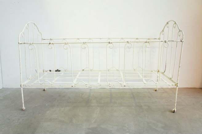 フランスアンティーク ベビーベッド ①