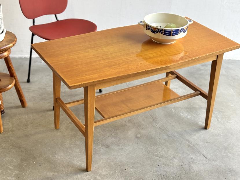 ハンガリーヴィンテージ　モダンコーヒーテーブル