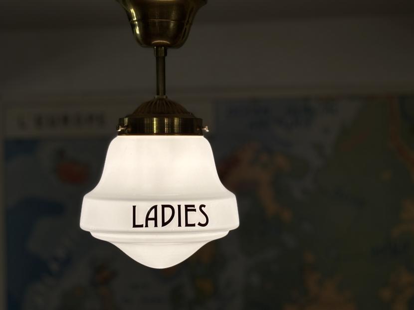 MIDWAY スクールハウス LADIESランプ