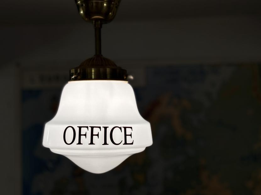 MIDWAY スクールハウス OFFICEランプ