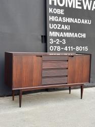 イギリスヴィンテージ　Younger　サイドボード