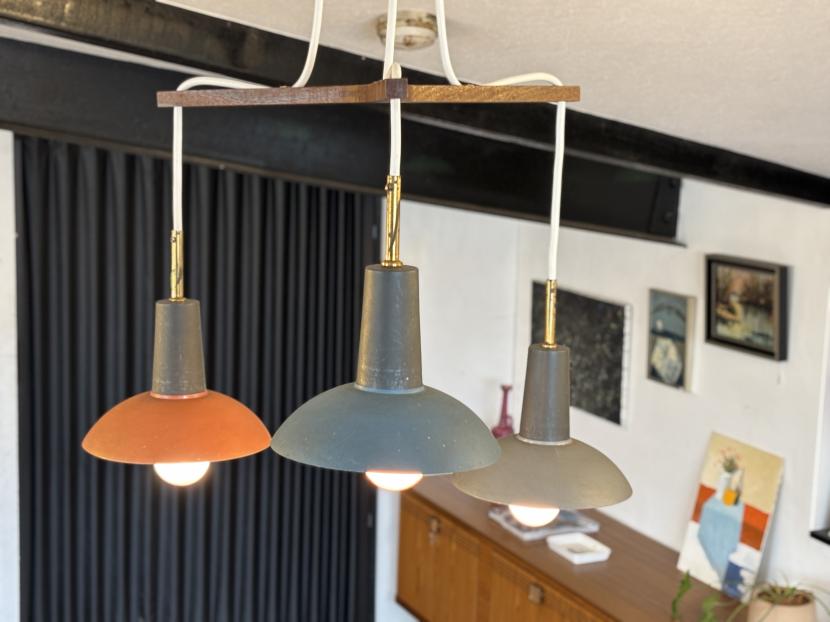 ドイツヴィンテージ　ミッドセンチュリー 3灯ペンダントランプ