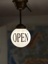 MIDWAY スクールハウス OPENランプ