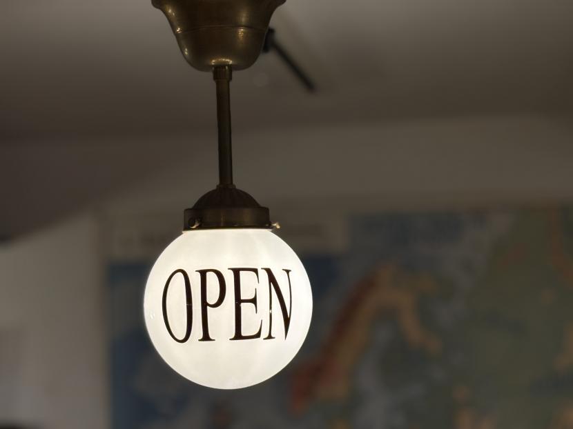 MIDWAY スクールハウス OPENランプ