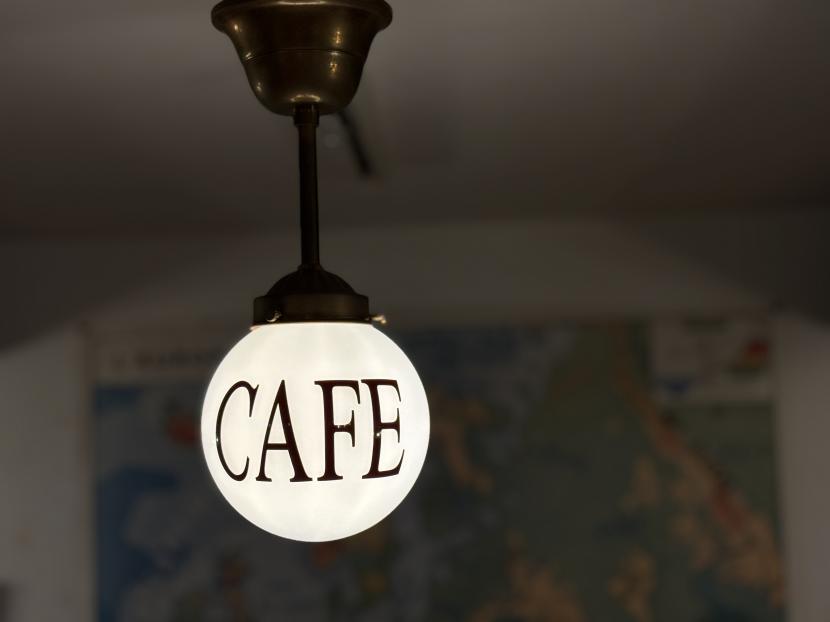 MIDWAY スクールハウス CAFEランプ