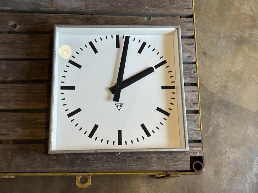 ヴィンテージPragotron(パラゴトロン)社製ウォールクロック B