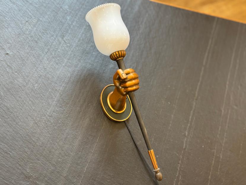 フランスアンティーク ハンドモチーフ ブラケットランプ (左)