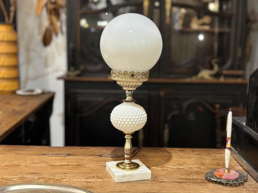 アメリカンヴィンテージ ホブネイル テーブルランプ