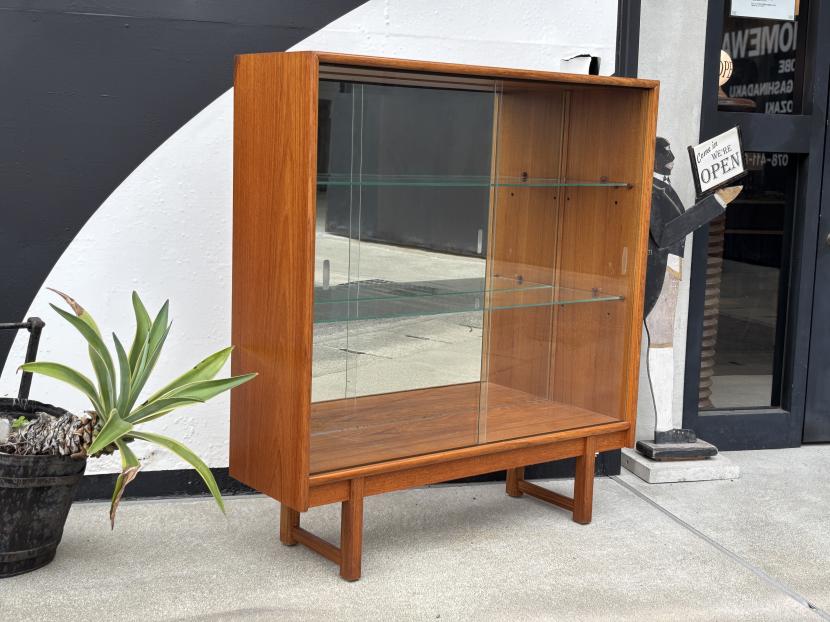 イギリスヴィンテージ TURNIDGE モダンキャビネット