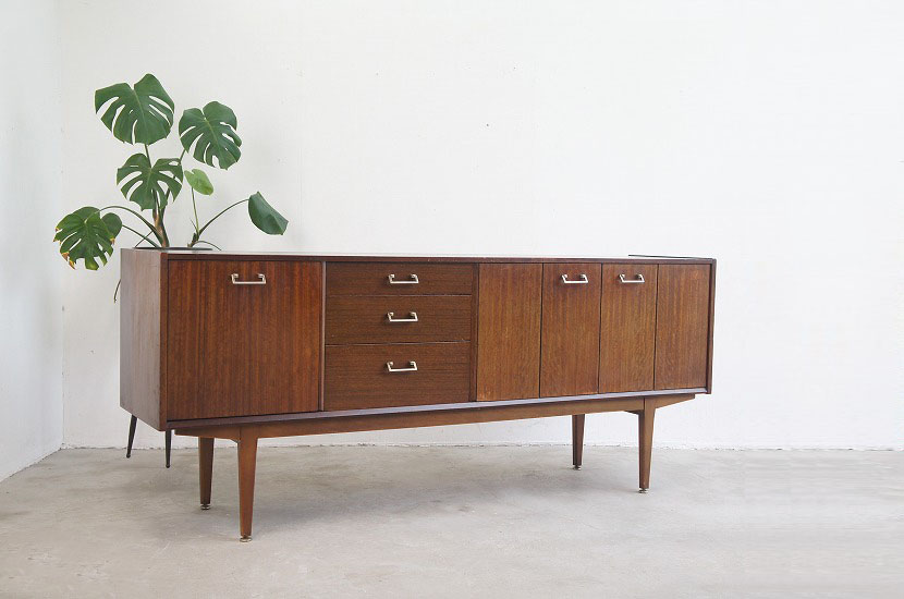 イギリスヴィンテージ　NATHAN社製 ヴィンテージサイドボード