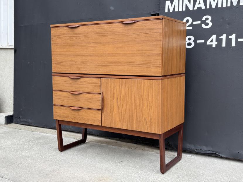 イギリスヴィンテージ Europa Furniture ライティングビューロー