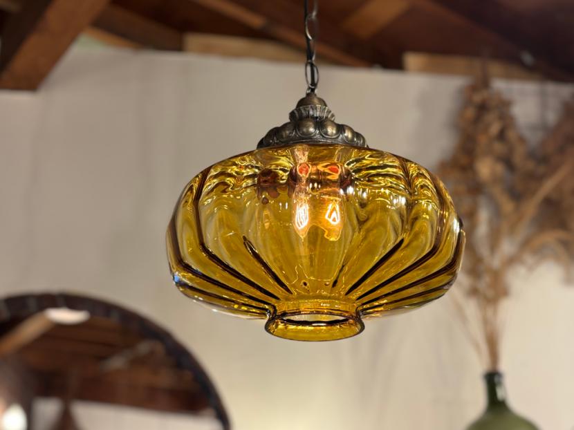 アンティーク　アンバーガラスペンダントランプ