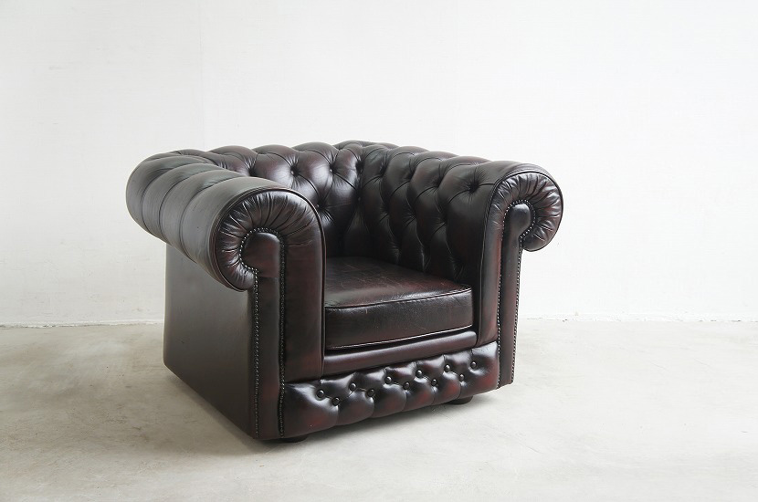 イギリスアンティーク　チェスターフィールドシングルソファ/ダークレッド