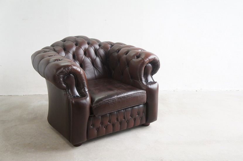 イギリスアンティーク　チェスターフィールドシングルソファ/ダークブラウン