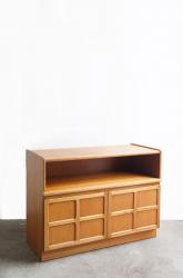 イギリスNathan社製　ヴィンテージサイドボード