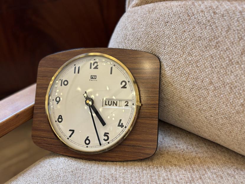 フランスヴィンテージ　モダンウォールクロック