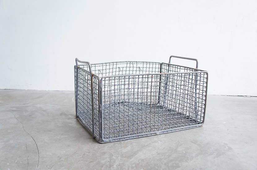 フランスアンティーク　メタルワイヤーボックス②