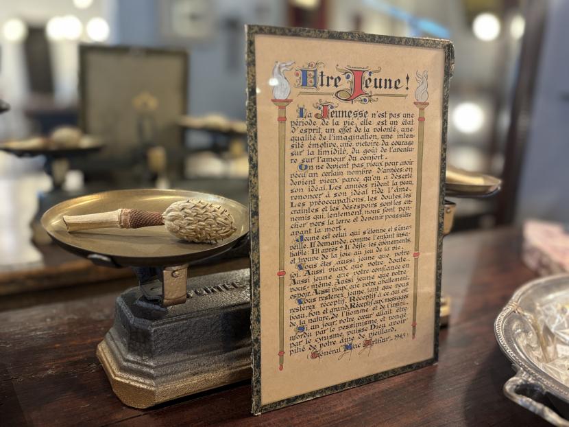 フランスアンティーク カリグラフィーアート「Être Jeune!」 額装壁飾り