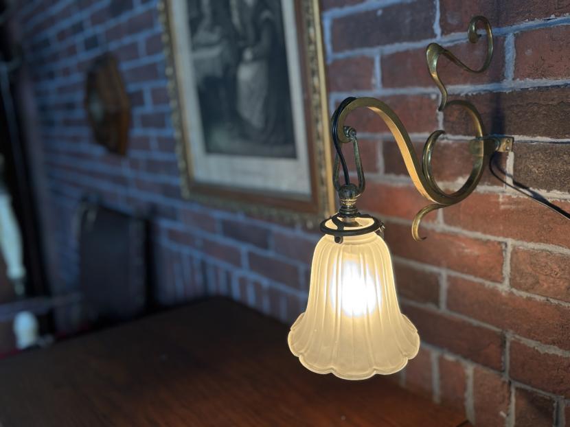 フランスアンティーク  ブラス ブラケットランプ ①