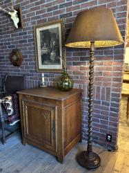 イギリスアンティーク　ツイストフロアランプ