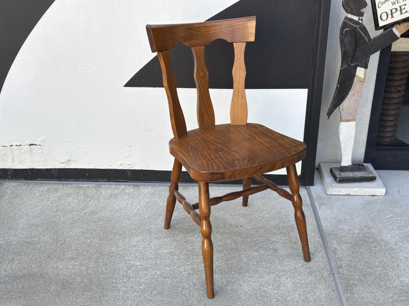 フランスヴィンテージ　Baumann製 木製チェア ①