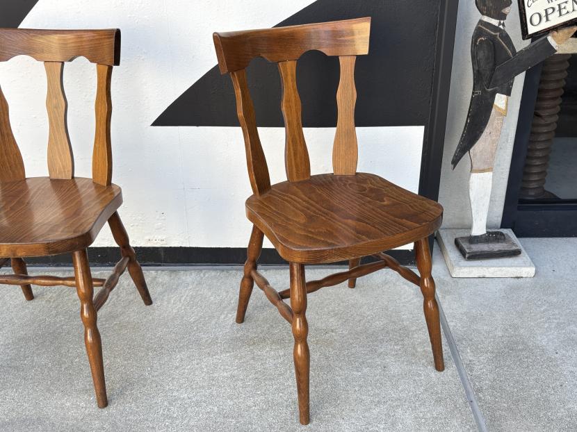 フランスヴィンテージ　Baumann製 木製チェア ②