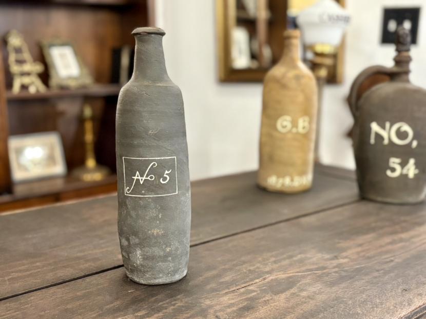 フランスアンティーク　セラミックボトル No 5