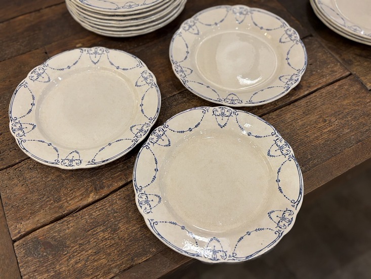 フランスアンティーク K&G LUNÉVILLE ブルーのガーランド模様 花リムプレート S