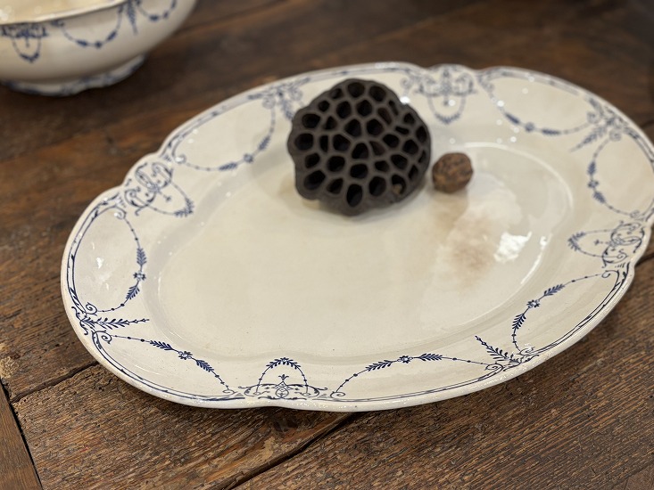 フランスアンティーク K&G LUNÉVILLE ブルーのガーランド模様 花リム オーバルプレート