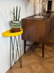 ミッドセンチュリーモダン　サイドテーブル Yellow