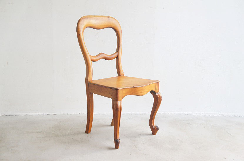 イギリスアンティーク　バルーンバックチェア